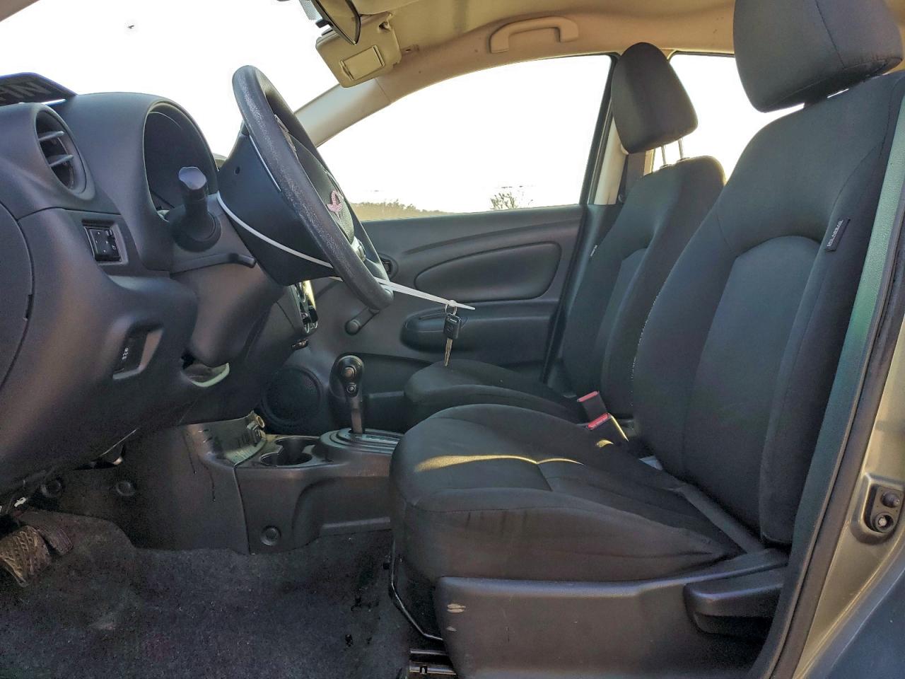 2019 NISSAN VERSA S photo 7