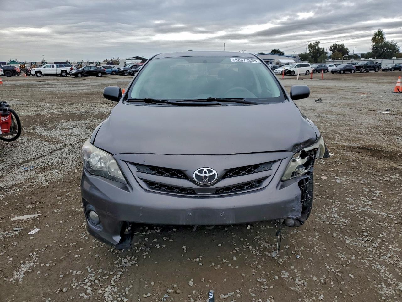 2013 TOYOTA COROLLA BASE photo 9