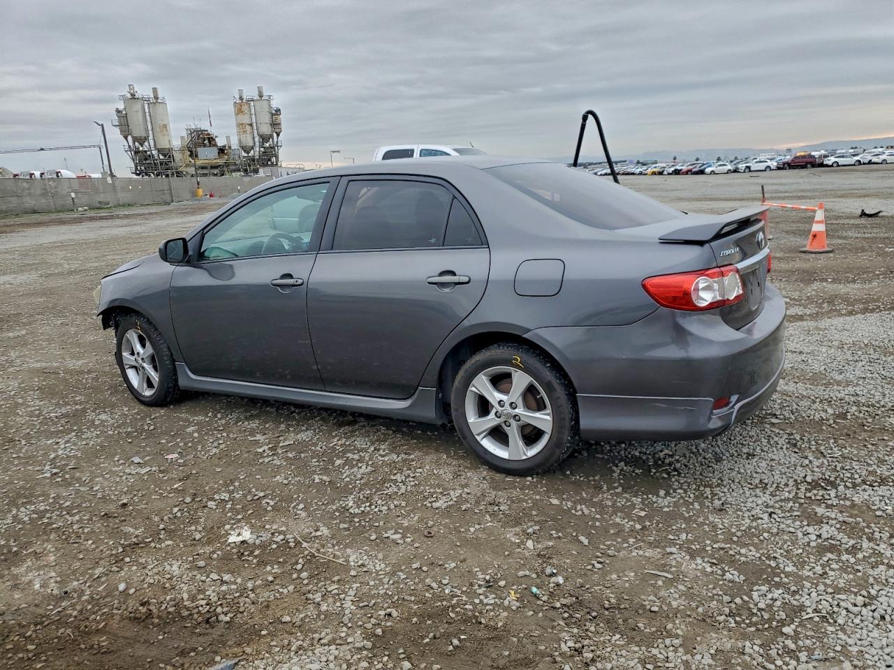 2013 TOYOTA COROLLA BASE photo 3