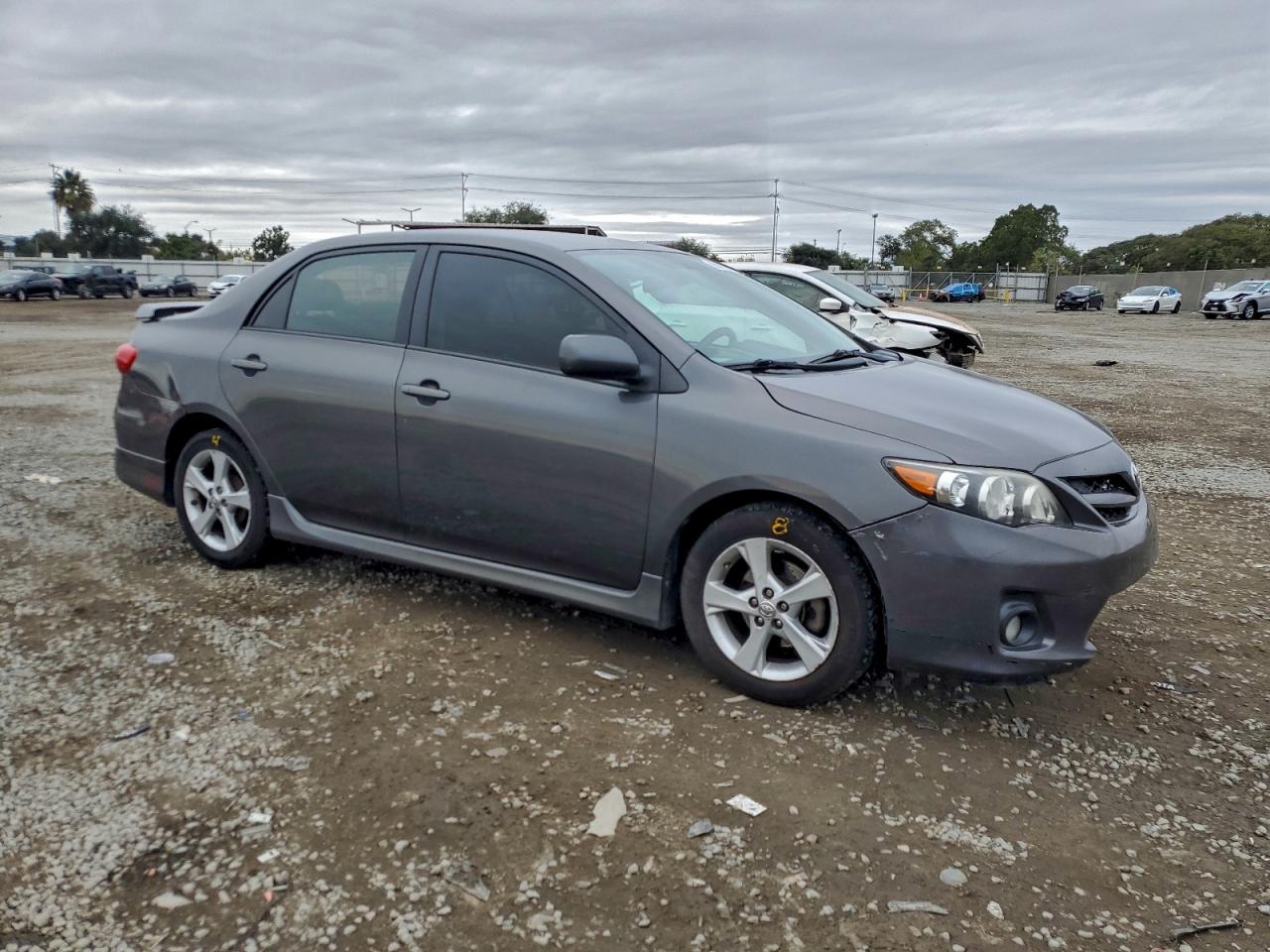 2013 TOYOTA COROLLA BASE photo 7