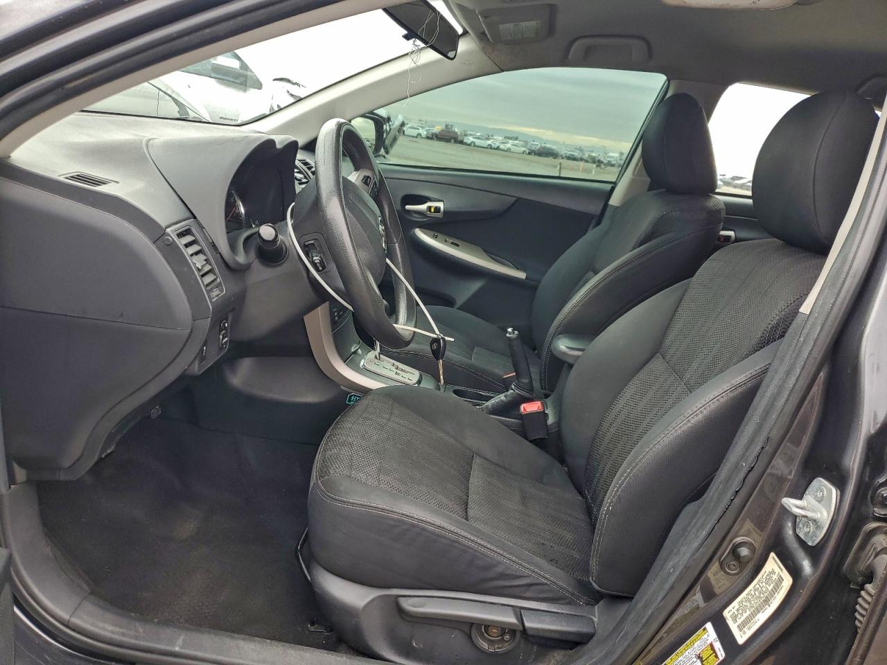 2013 TOYOTA COROLLA BASE photo 13