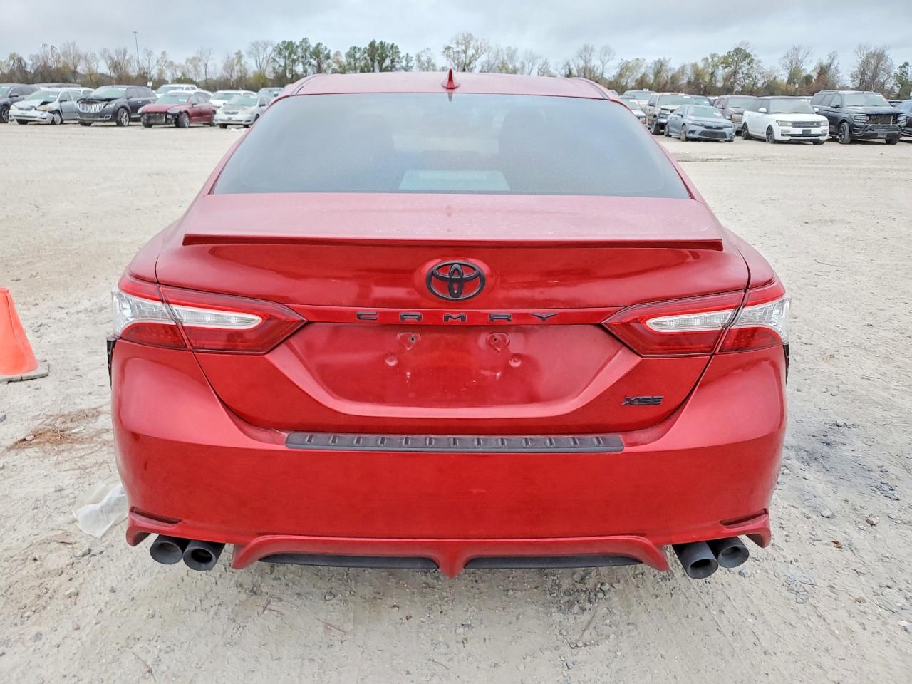2020 TOYOTA CAMRY XSE photo 6