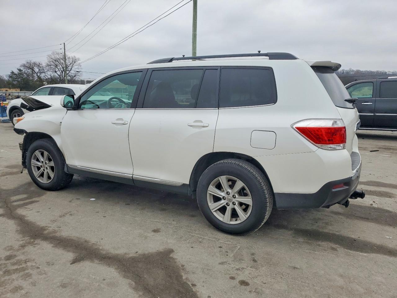 2012 TOYOTA HIGHLANDER BASE photo 2
