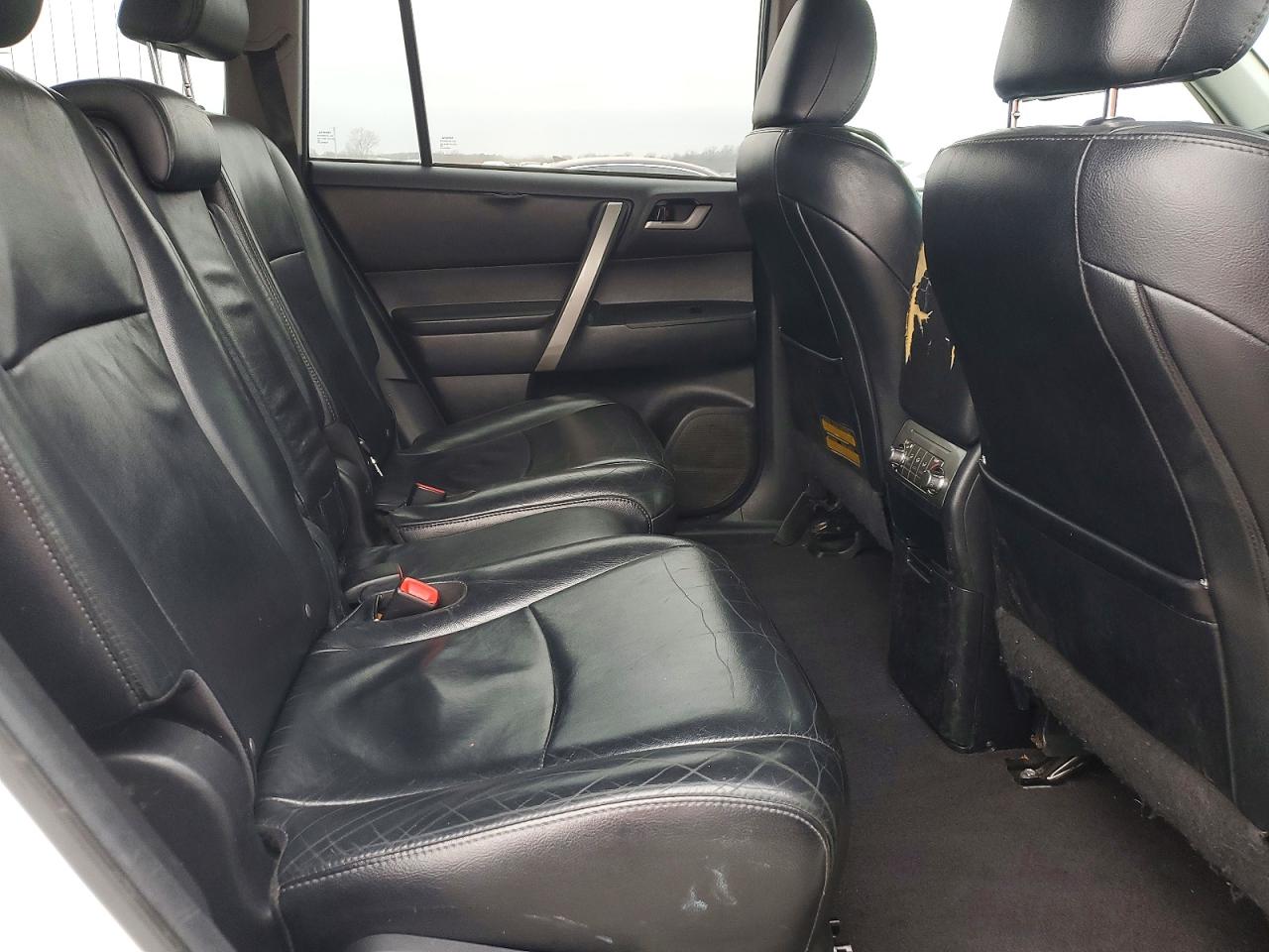 2012 TOYOTA HIGHLANDER BASE photo 11