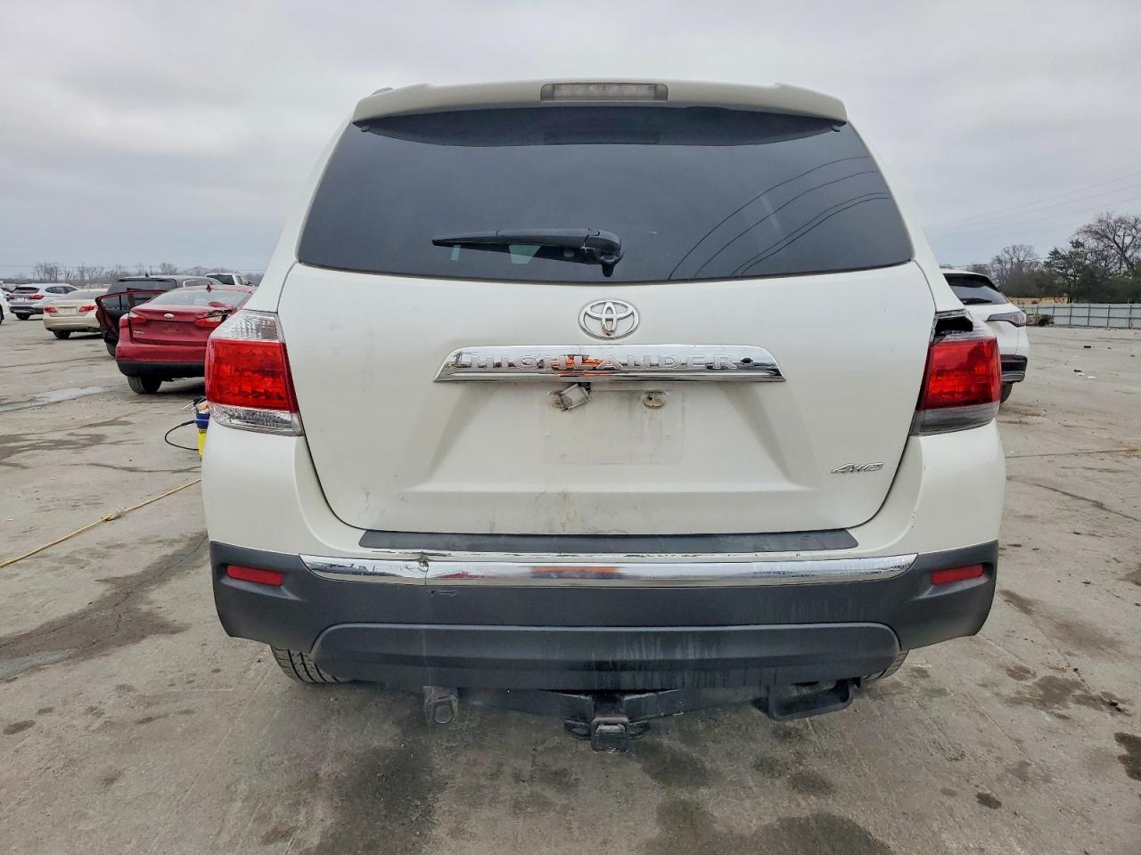 2012 TOYOTA HIGHLANDER BASE photo 6