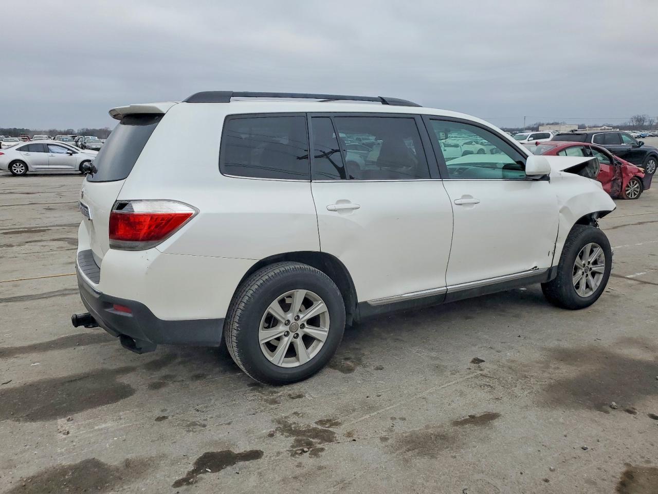 2012 TOYOTA HIGHLANDER BASE photo 3