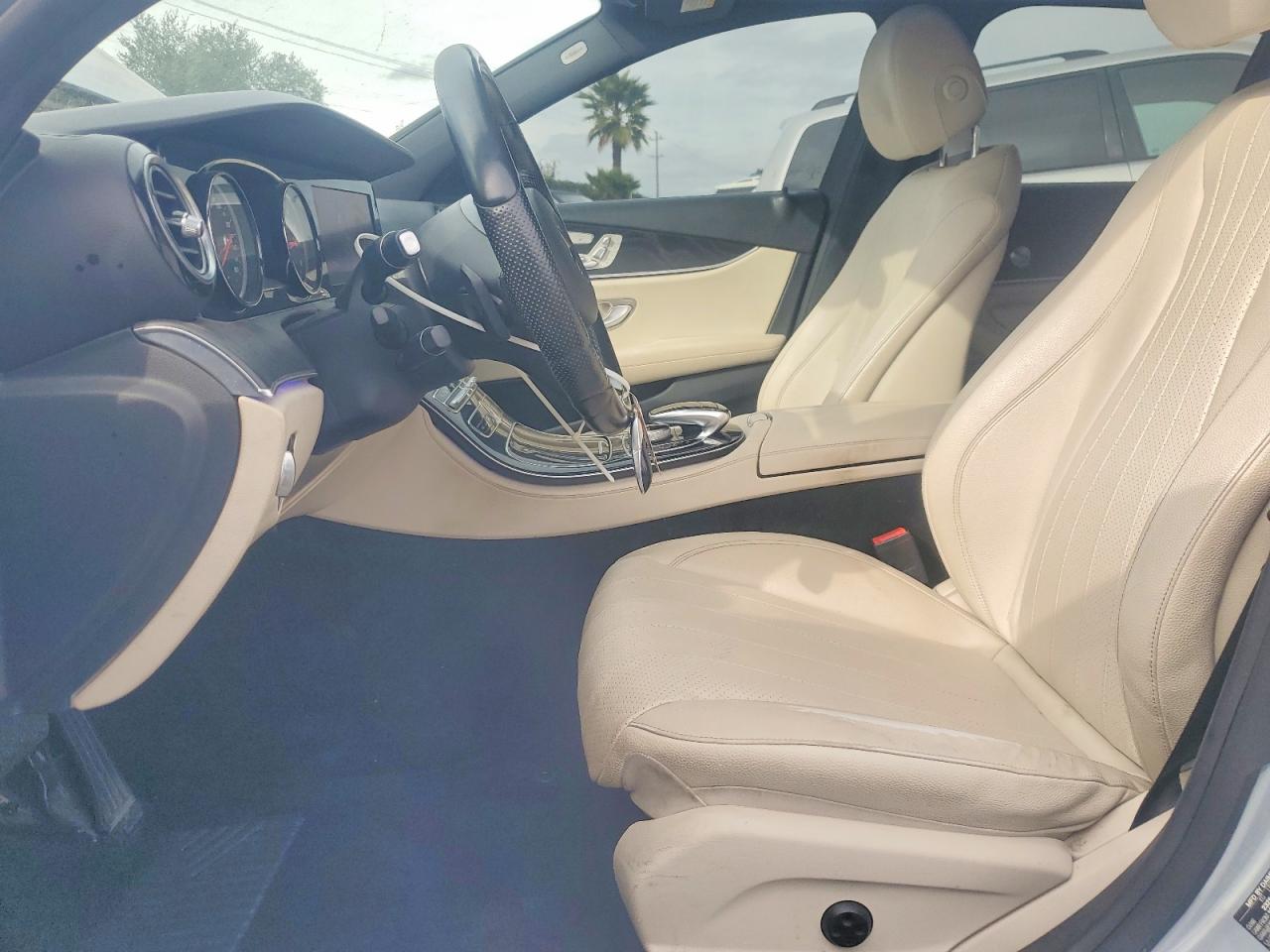 2017 MERCEDES-BENZ E 300 photo 13