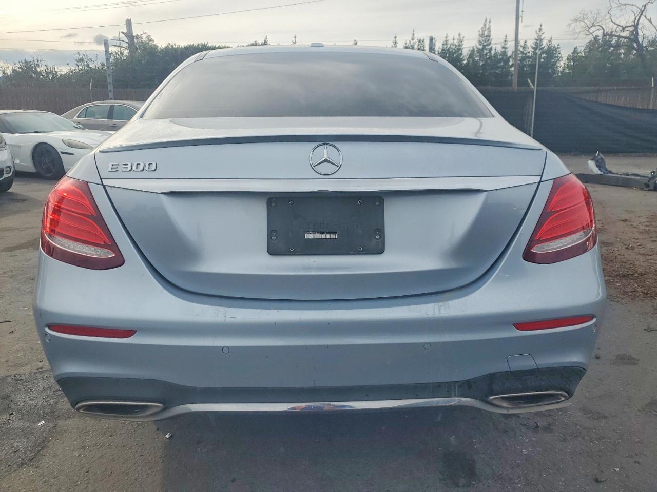2017 MERCEDES-BENZ E 300 photo 11