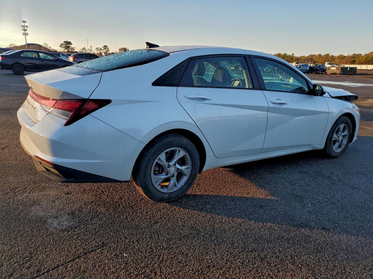 2022 HYUNDAI ELANTRA SE photo 3