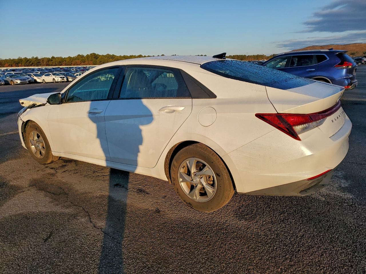 2022 HYUNDAI ELANTRA SE photo 2