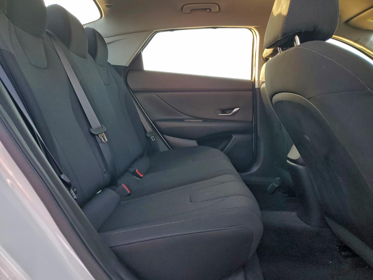 2022 HYUNDAI ELANTRA SE photo 10