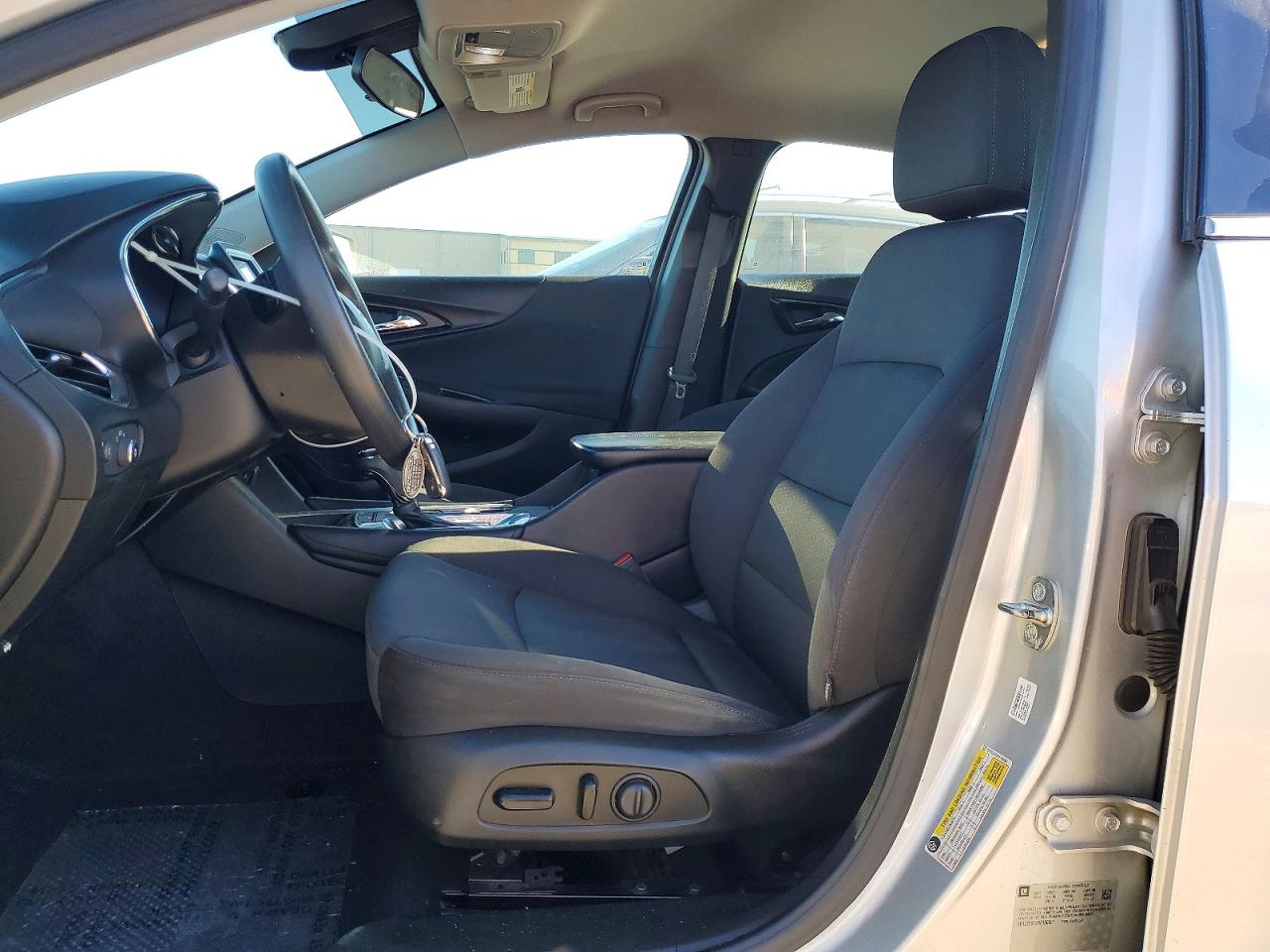 2017 CHEVROLET MALIBU LT photo 7
