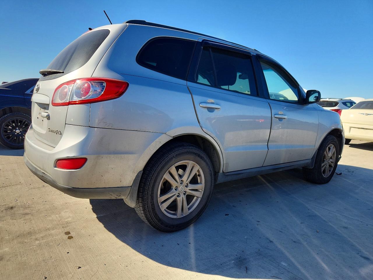 2010 HYUNDAI SANTA FE GLS photo 3