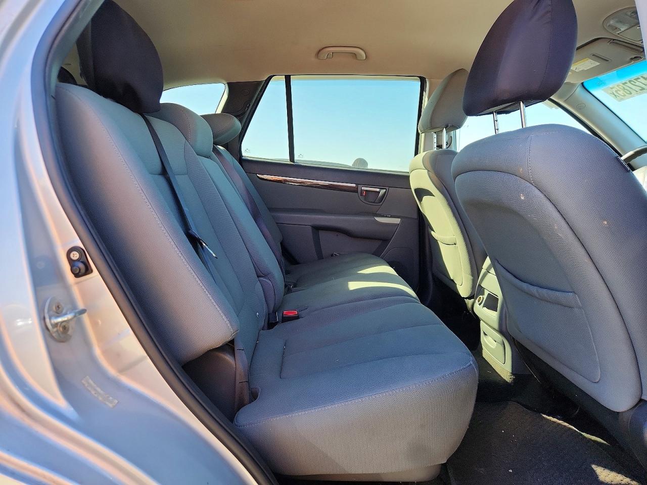2010 HYUNDAI SANTA FE GLS photo 10
