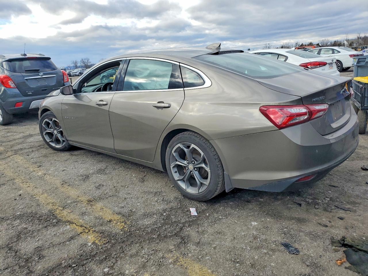 2020 CHEVROLET MALIBU LT photo 2