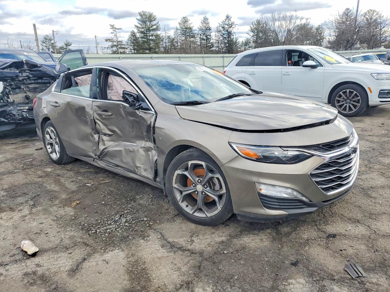 2020 CHEVROLET MALIBU LT photo 4