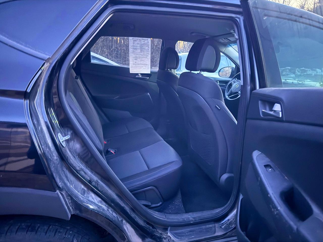 2018 HYUNDAI TUCSON SE photo 6