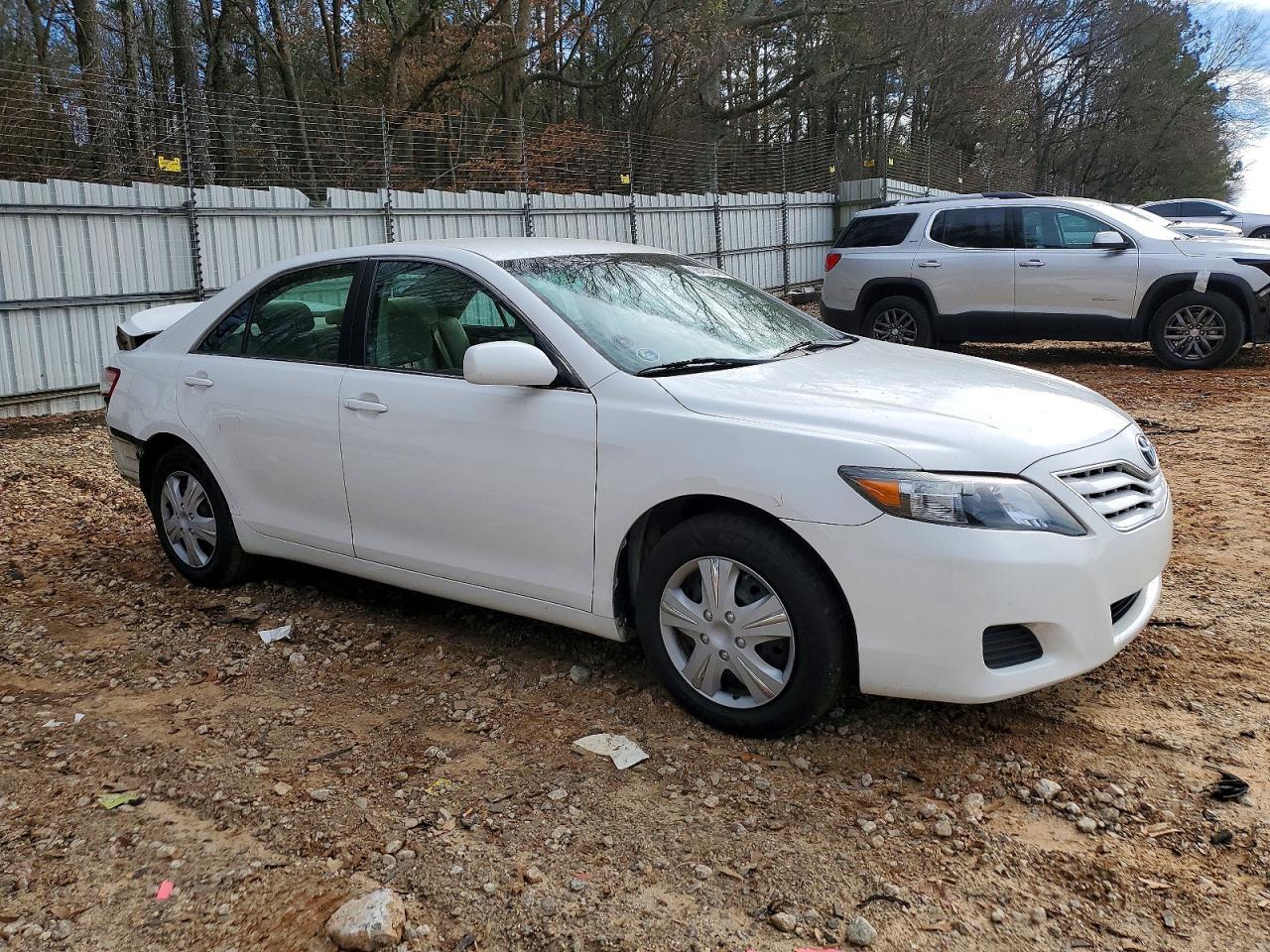 2011 TOYOTA CAMRY BASE photo 4