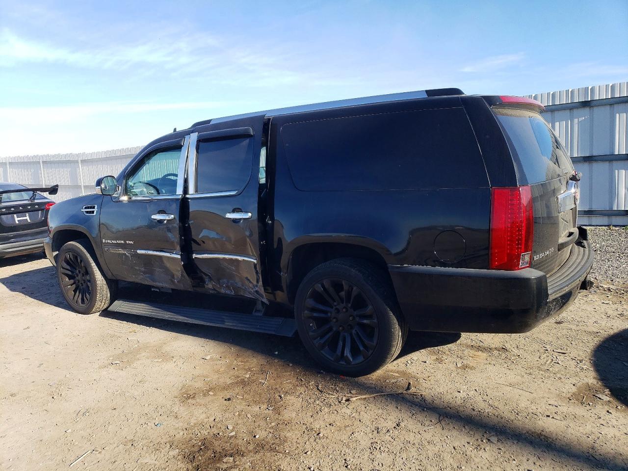 2007 CADILLAC ESCALADE ESV photo 2