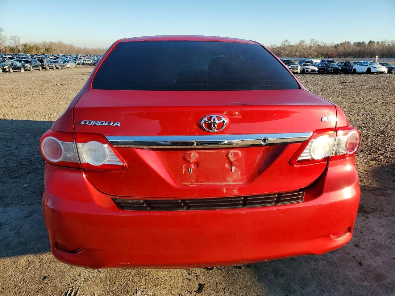 2013 TOYOTA COROLLA photo 6