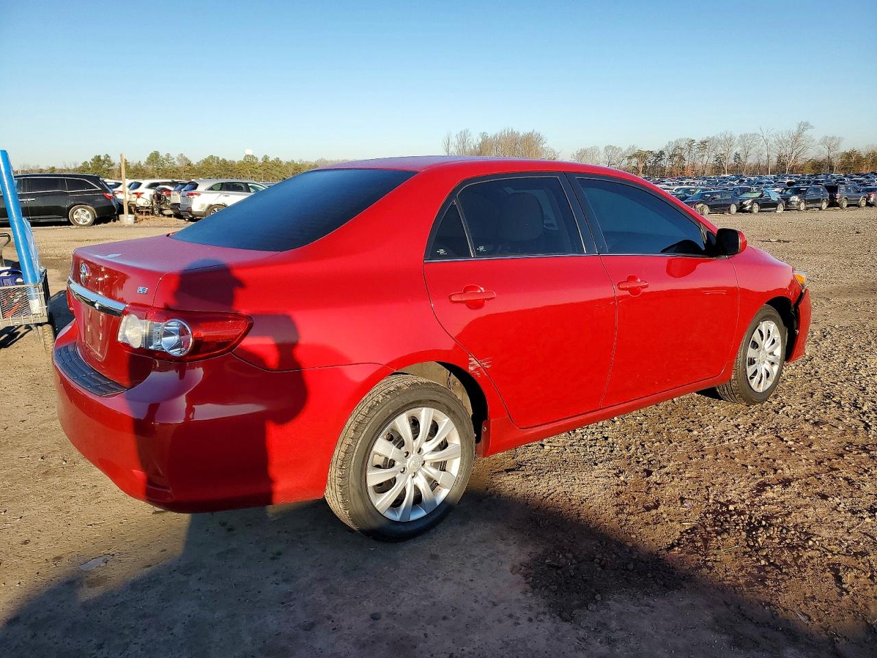 2013 TOYOTA COROLLA photo 3