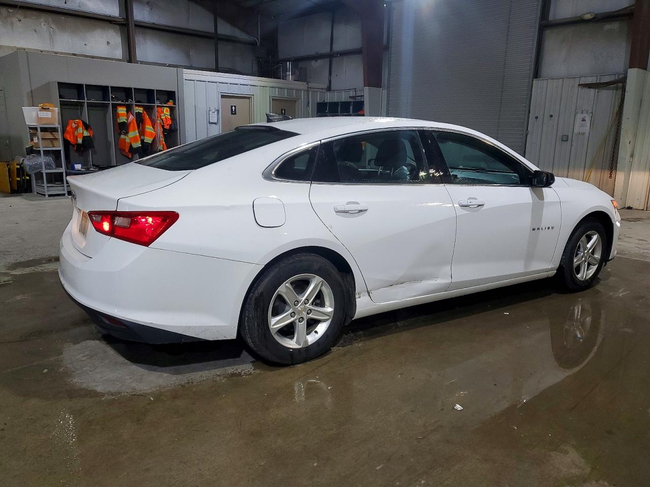 2020 CHEVROLET MALIBU LS photo 3