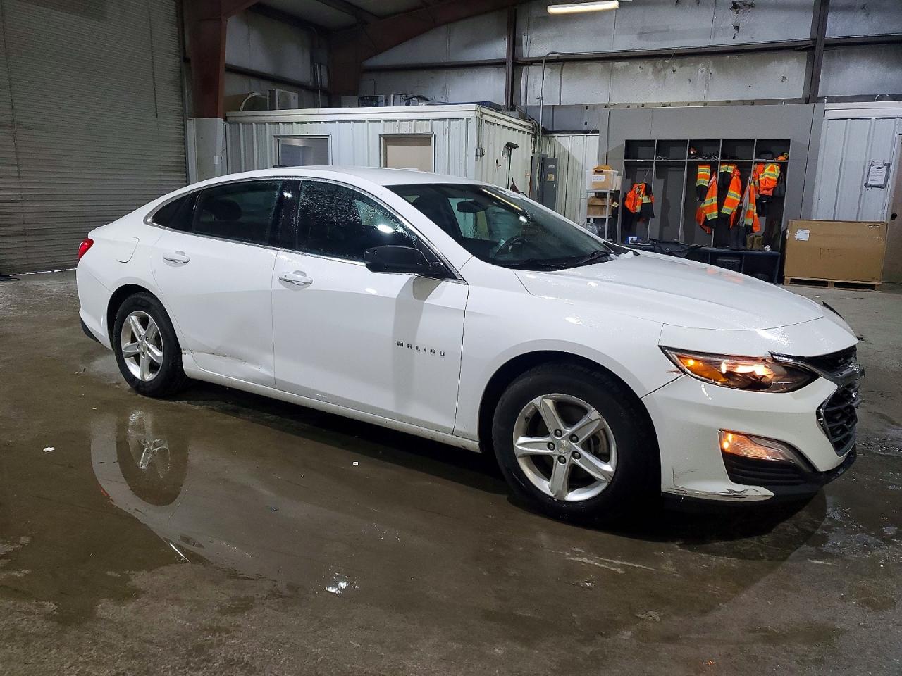 2020 CHEVROLET MALIBU LS photo 4