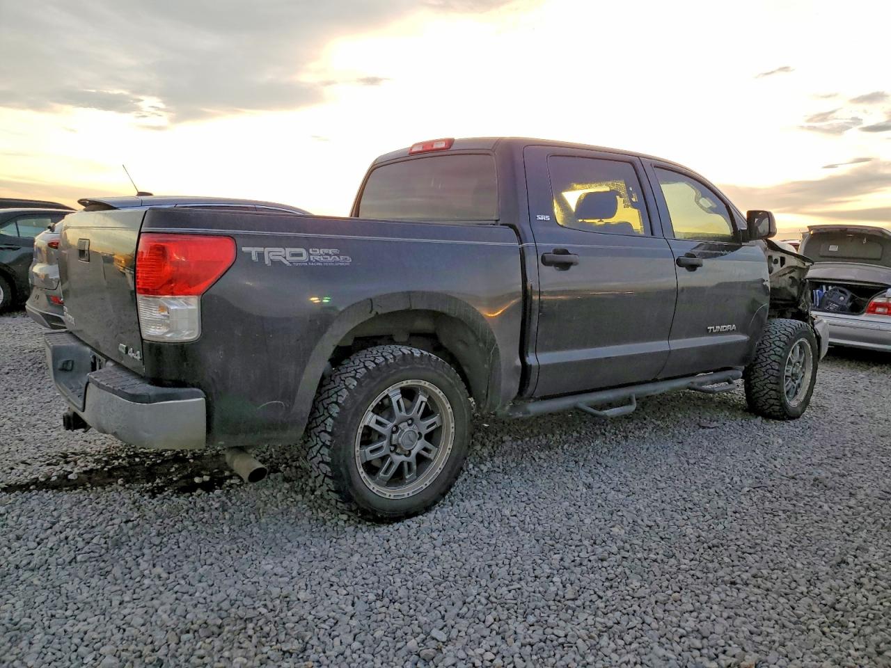 2010 TOYOTA TUNDRA CREWMAX SR5 photo 3
