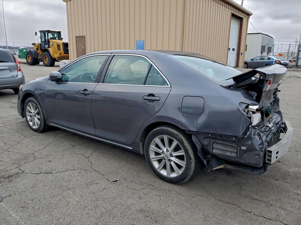 2013 TOYOTA CAMRY HYBRID photo 4