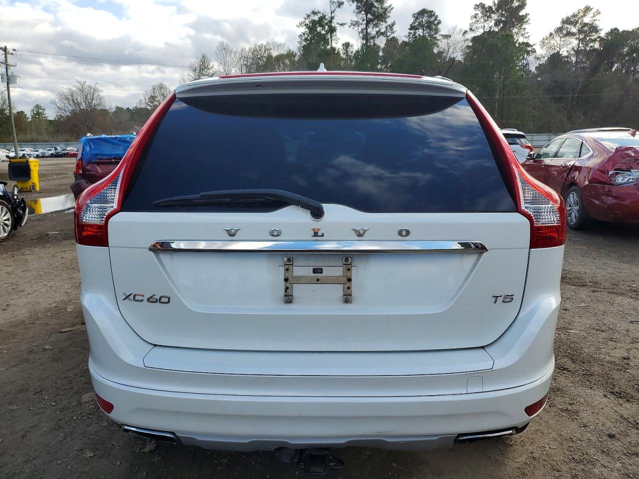 2016 VOLVO XC60 T5 PREMIER photo 6