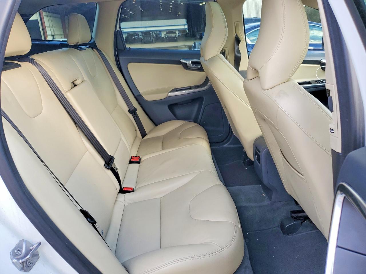 2016 VOLVO XC60 T5 PREMIER photo 10