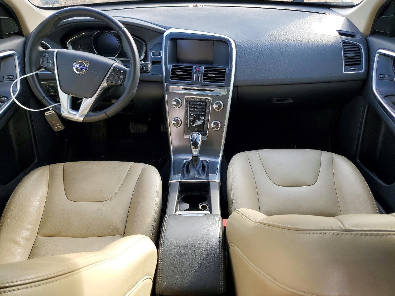 2016 VOLVO XC60 T5 PREMIER photo 8