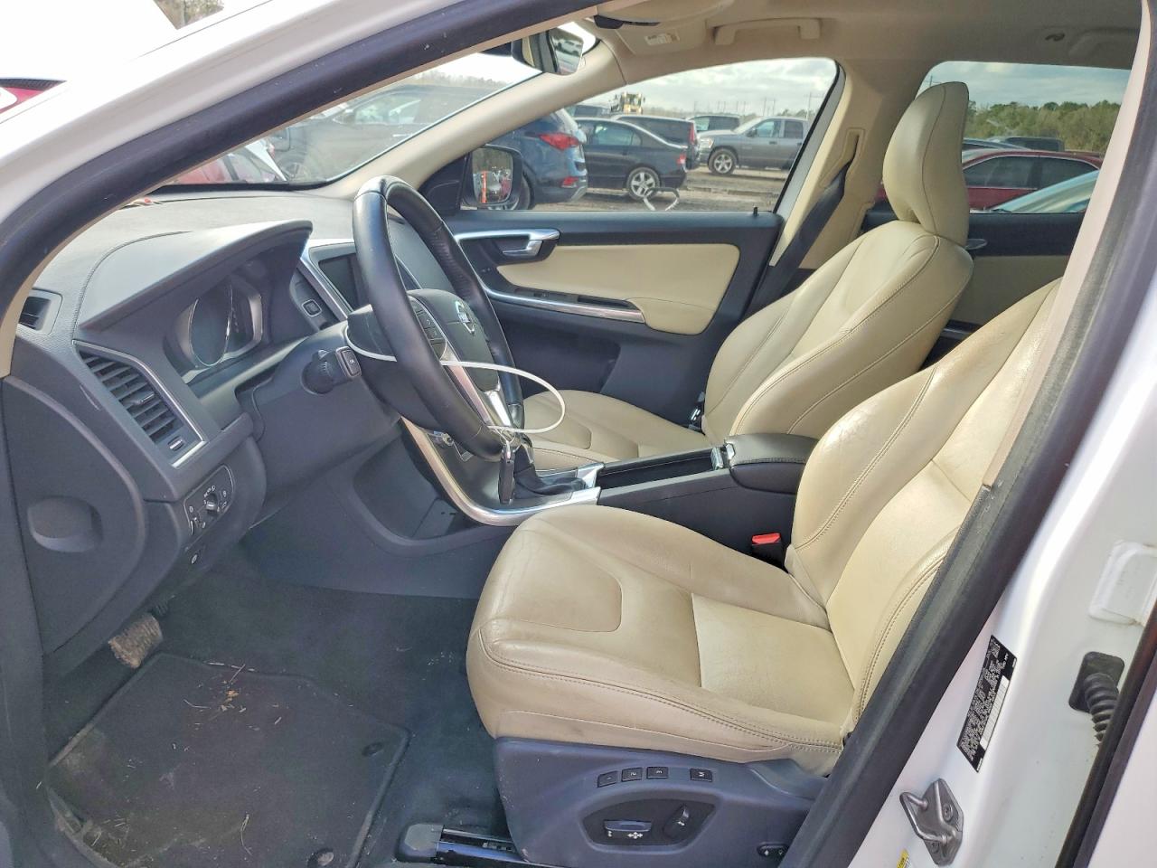 2016 VOLVO XC60 T5 PREMIER photo 7