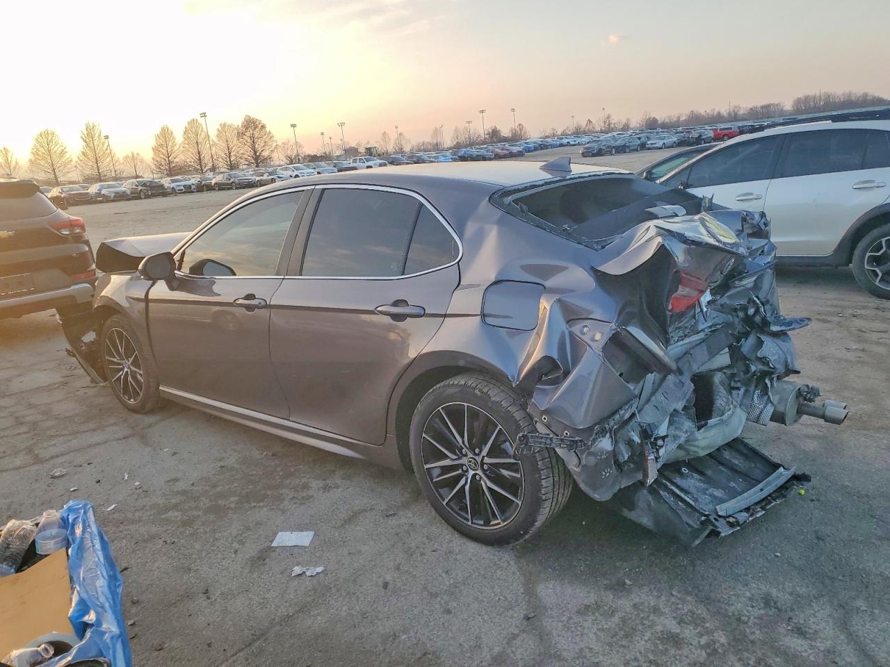 2023 TOYOTA CAMRY SE NIGHT SHADE photo 3