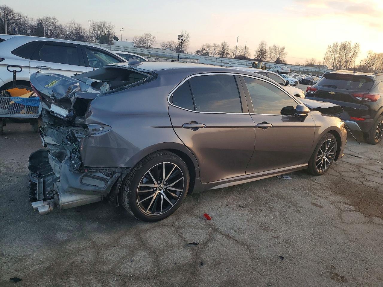 2023 TOYOTA CAMRY SE NIGHT SHADE photo 5