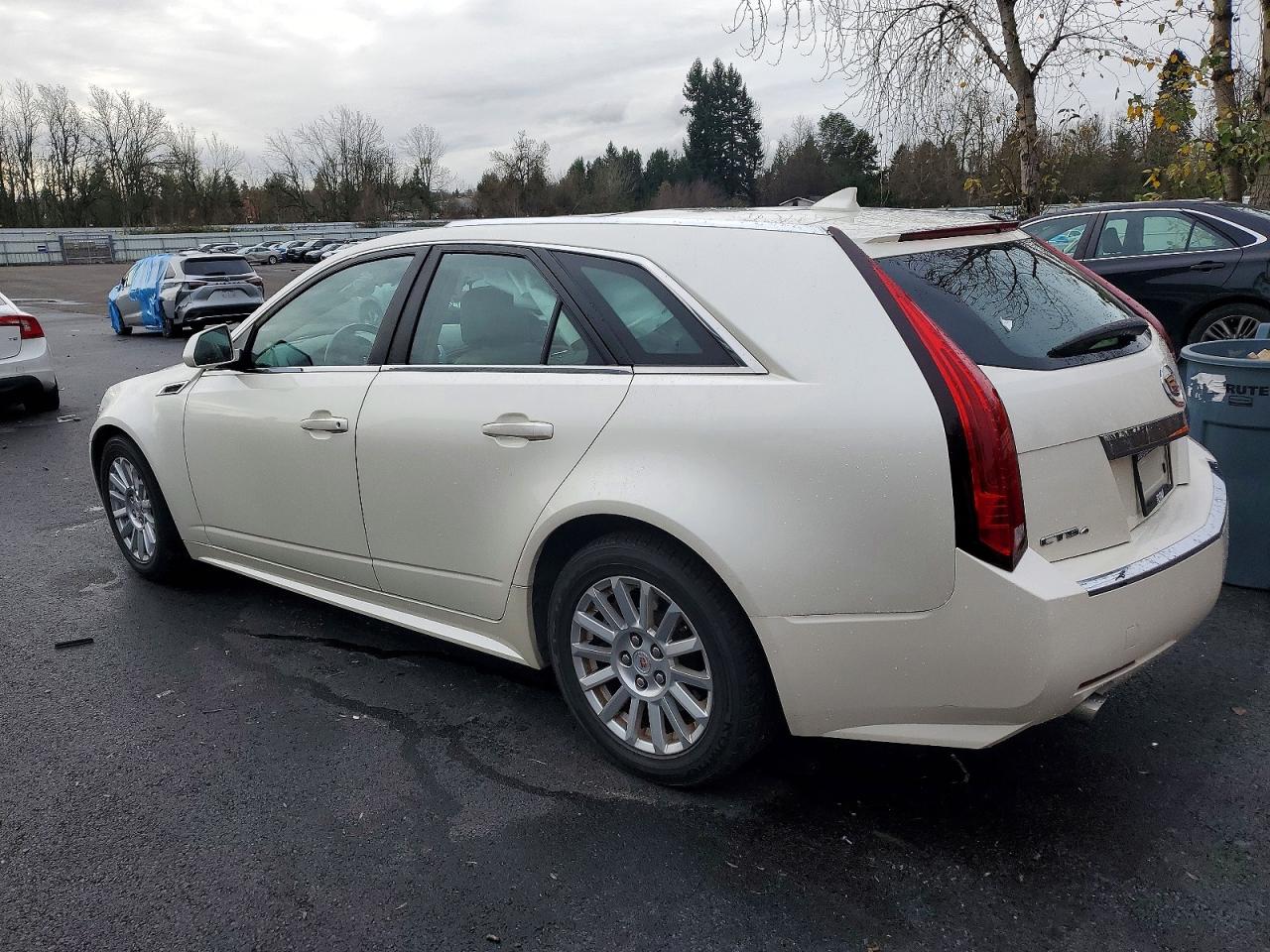 2011 CADILLAC CTS photo 2