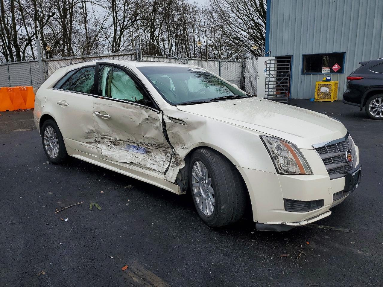 2011 CADILLAC CTS photo 4
