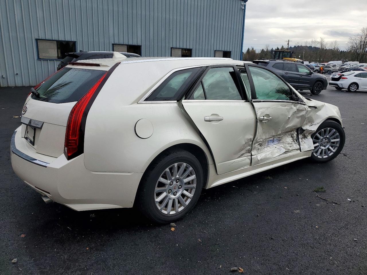 2011 CADILLAC CTS photo 3