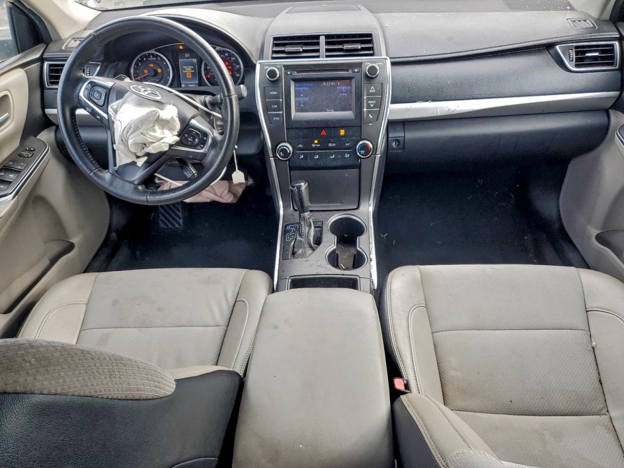 2017 TOYOTA CAMRY LE photo 8