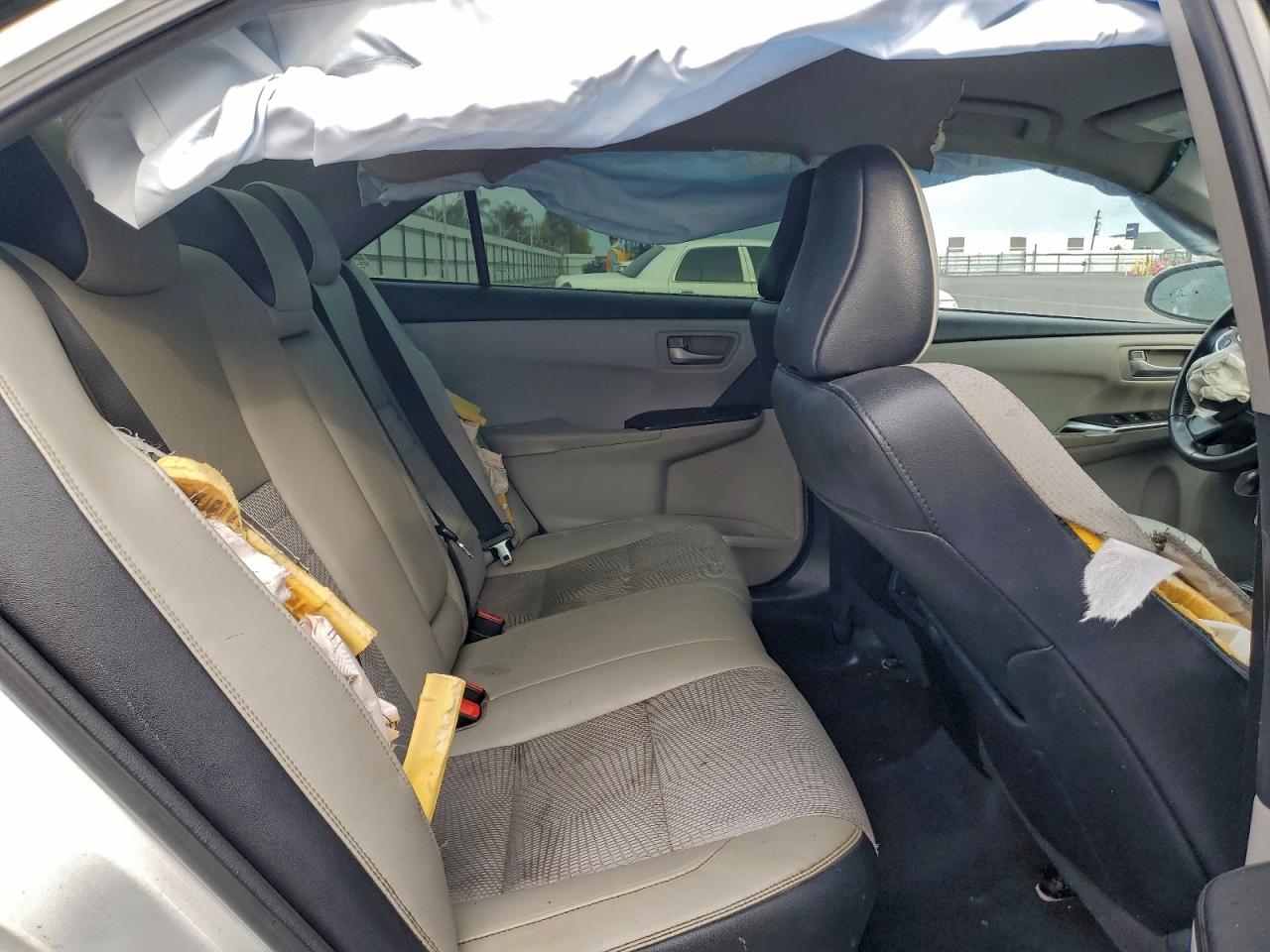 2017 TOYOTA CAMRY LE photo 10