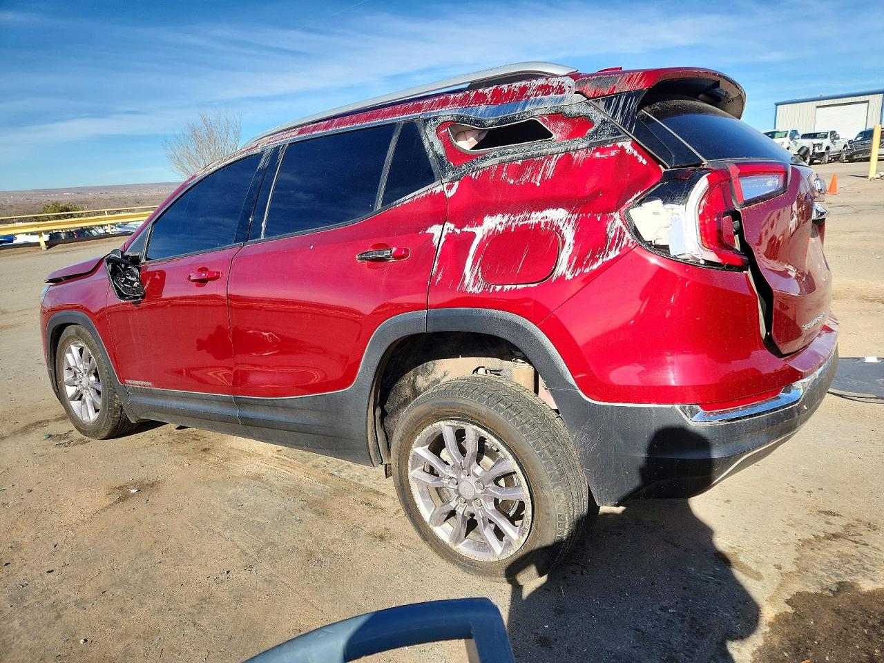 2024 GMC TERRAIN SLT photo 2