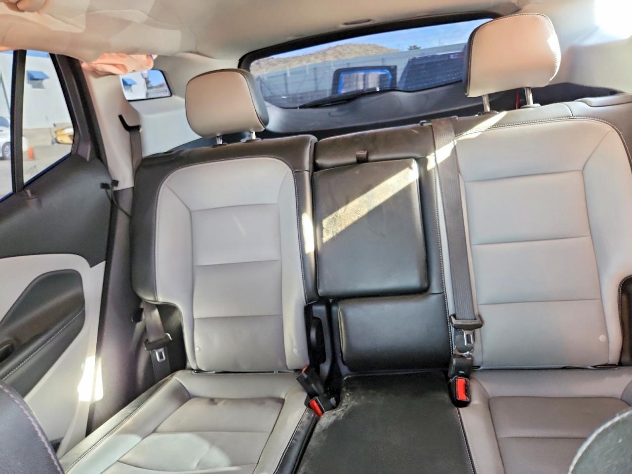 2024 GMC TERRAIN SLT photo 10