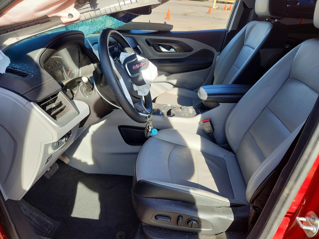 2024 GMC TERRAIN SLT photo 7