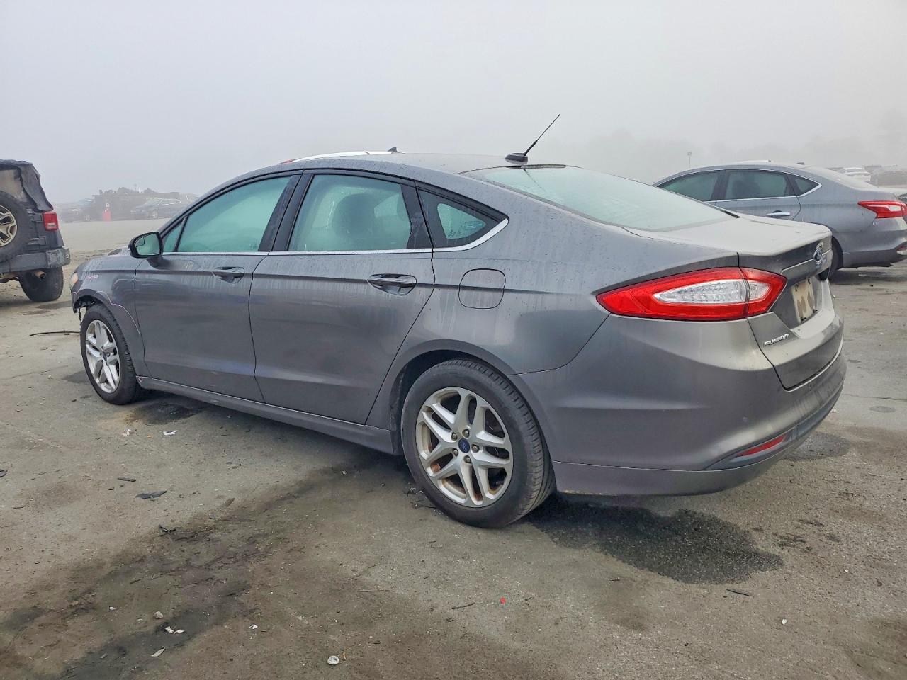 2014 FORD FUSION SE photo 2