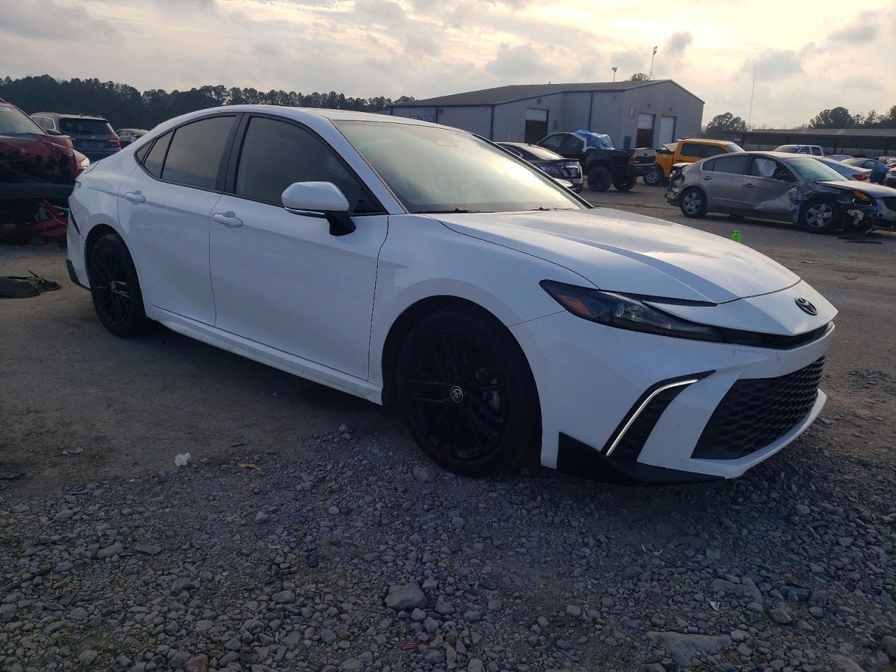 2025 TOYOTA CAMRY XSE photo 4