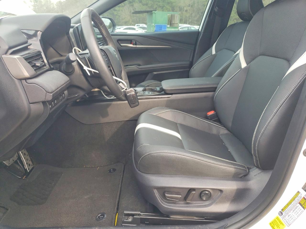 2025 TOYOTA CAMRY XSE photo 7