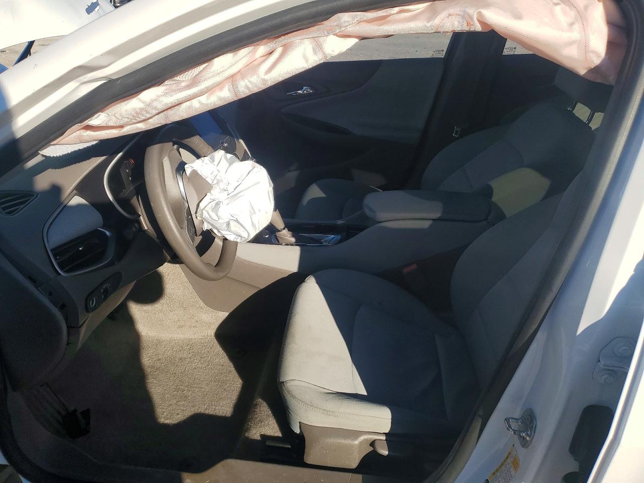 2018 CHEVROLET MALIBU LS photo 7