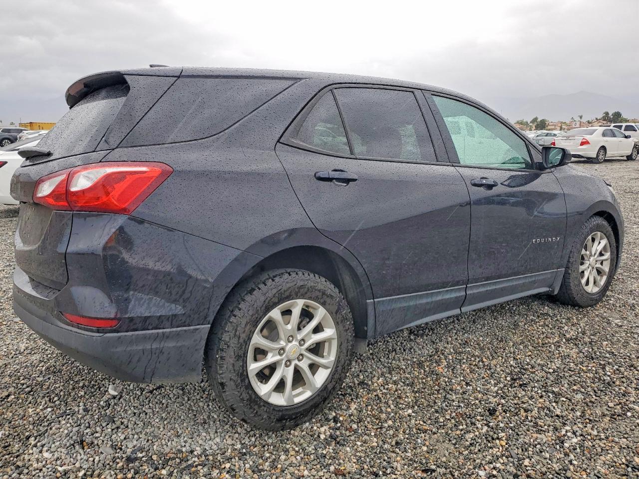 2020 CHEVROLET EQUINOX LS photo 3