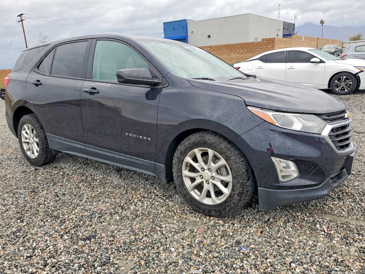 2020 CHEVROLET EQUINOX LS photo 4