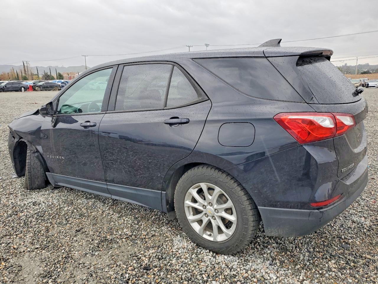 2020 CHEVROLET EQUINOX LS photo 2